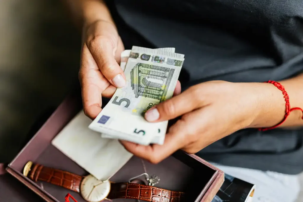Aide de la CAF de 635 Euros